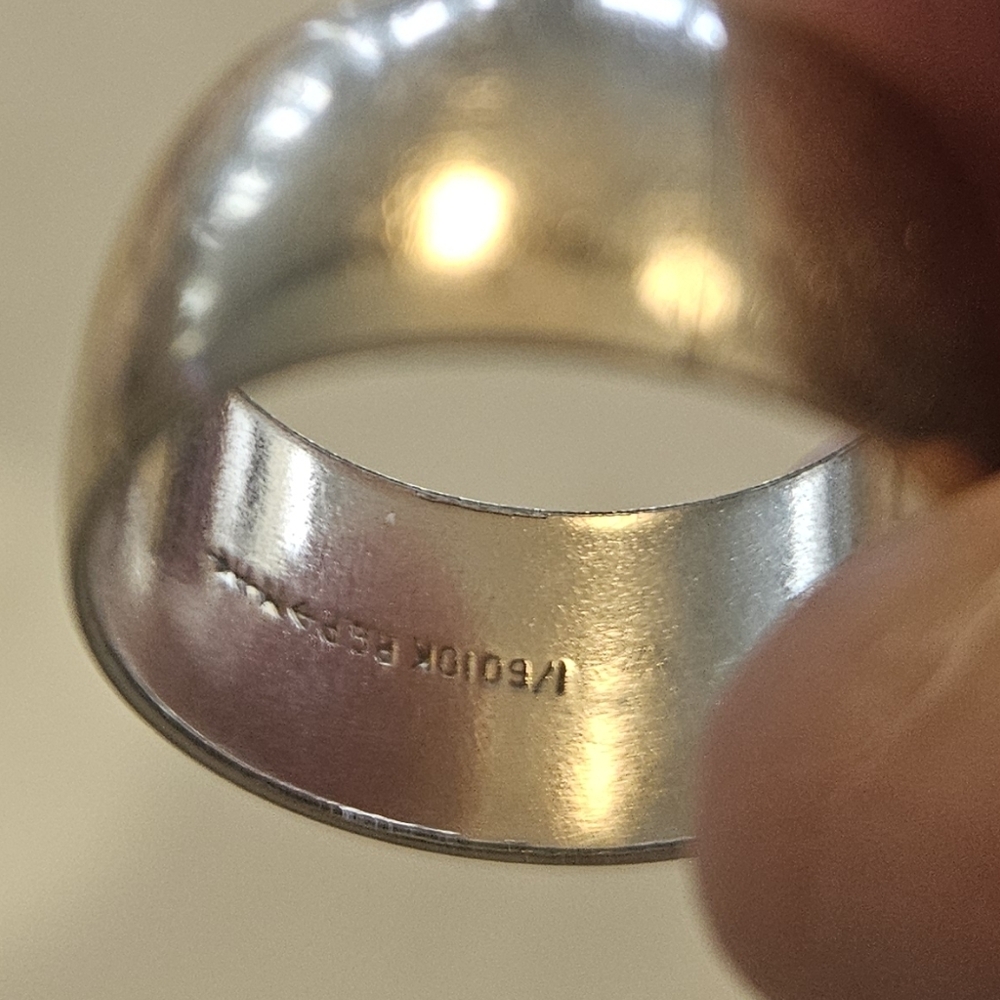Elegant Gold Women's Ring - Picture 6 of 6